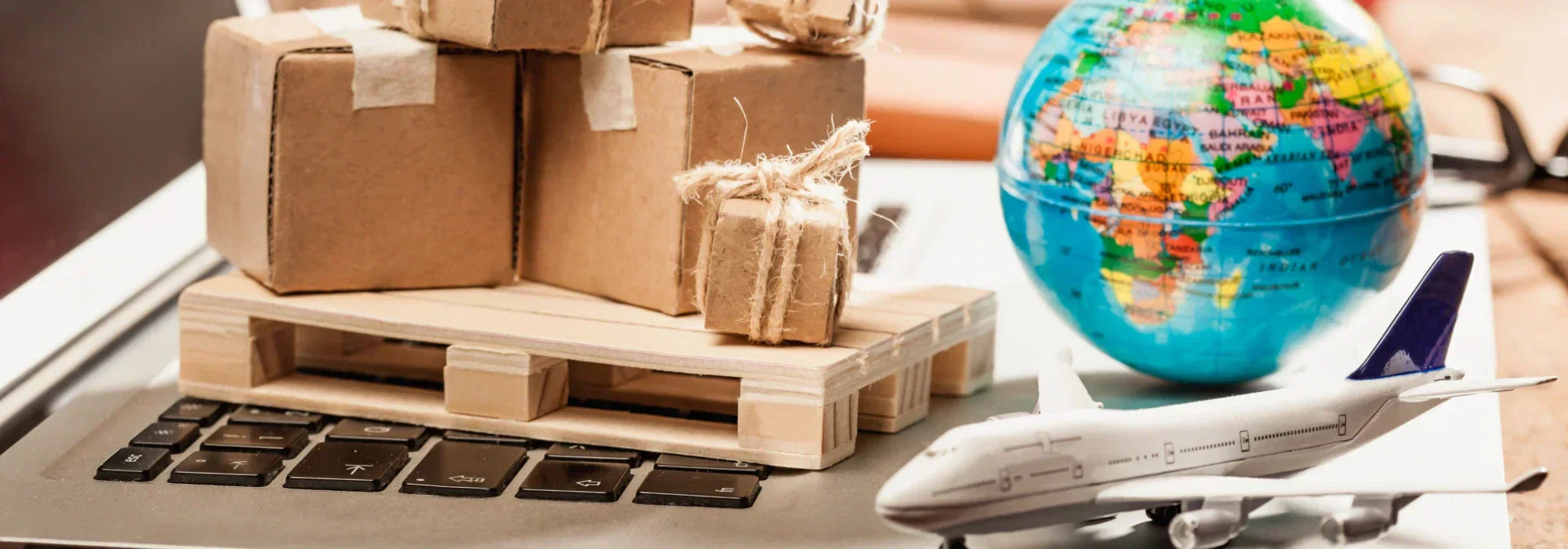 Envíos Internacionales: Qué Considerar en Aduanas y Costos